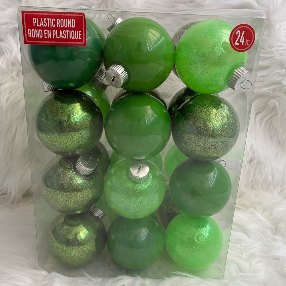 Green Ornament Collection - 24 Pieces
